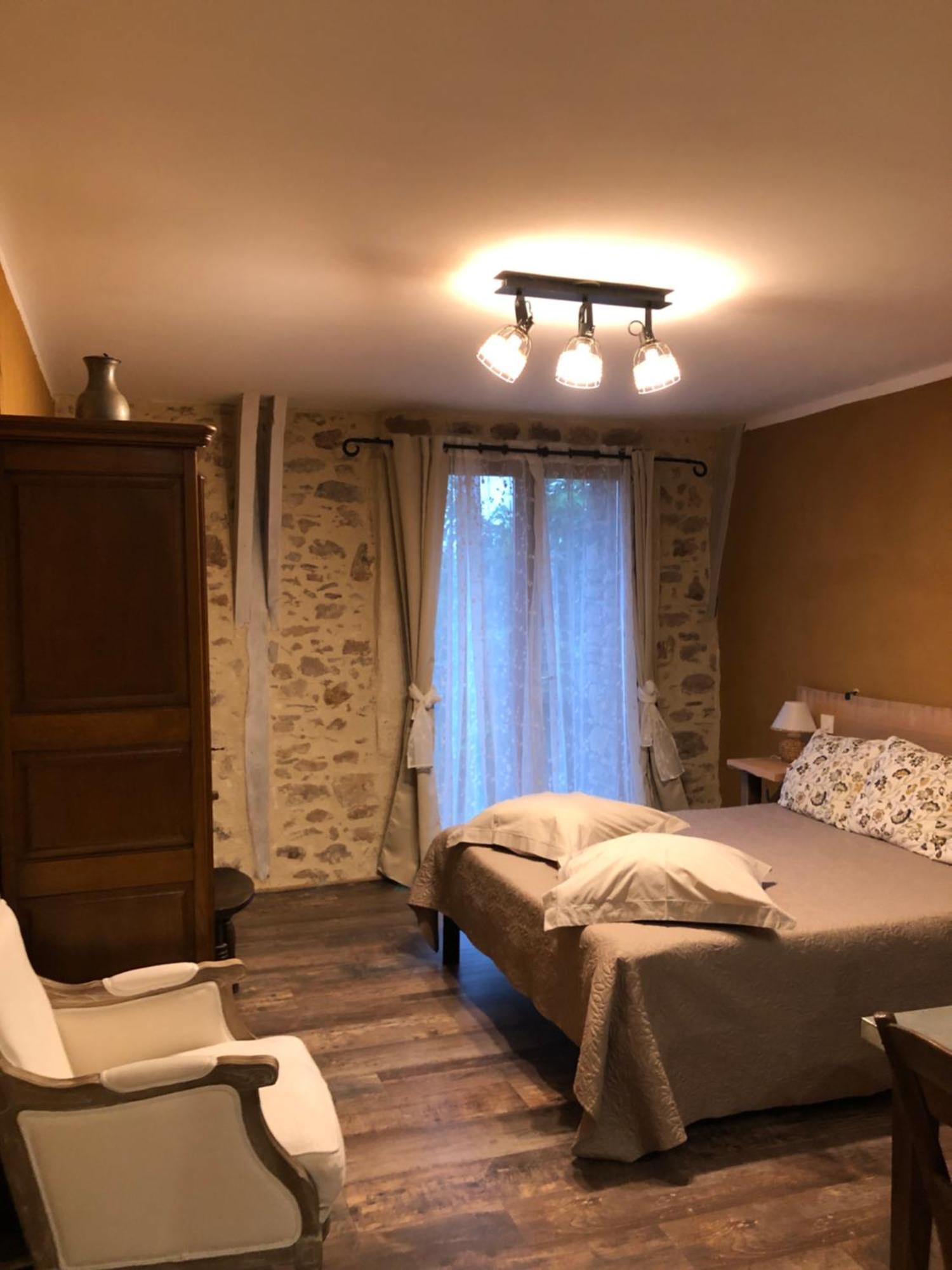 Ecuries de Saint Maurice- Maison d'hôtes de Gondou Lacapelle-Marival Extérieur photo
