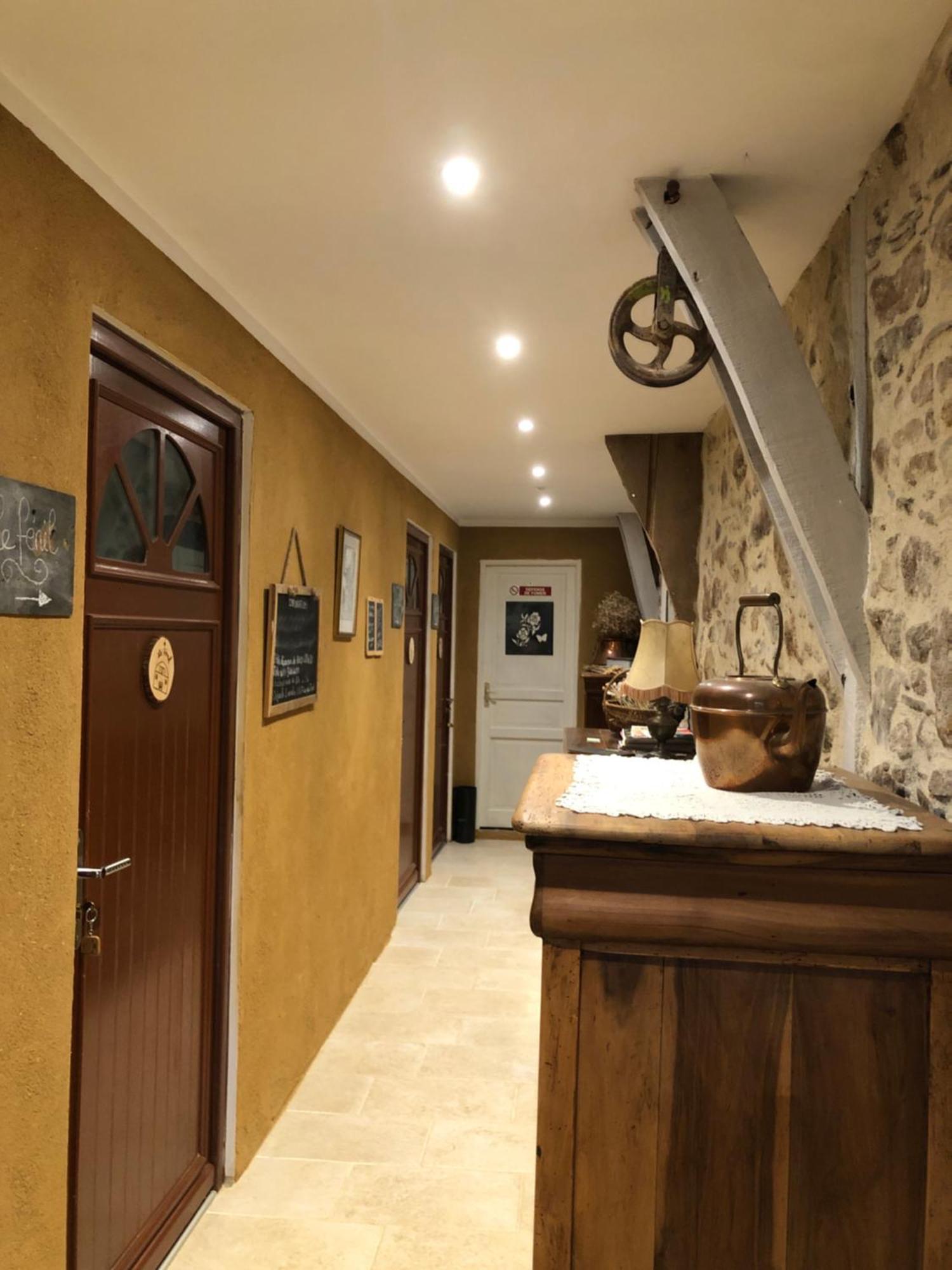 Ecuries de Saint Maurice- Maison d'hôtes de Gondou Lacapelle-Marival Chambre photo