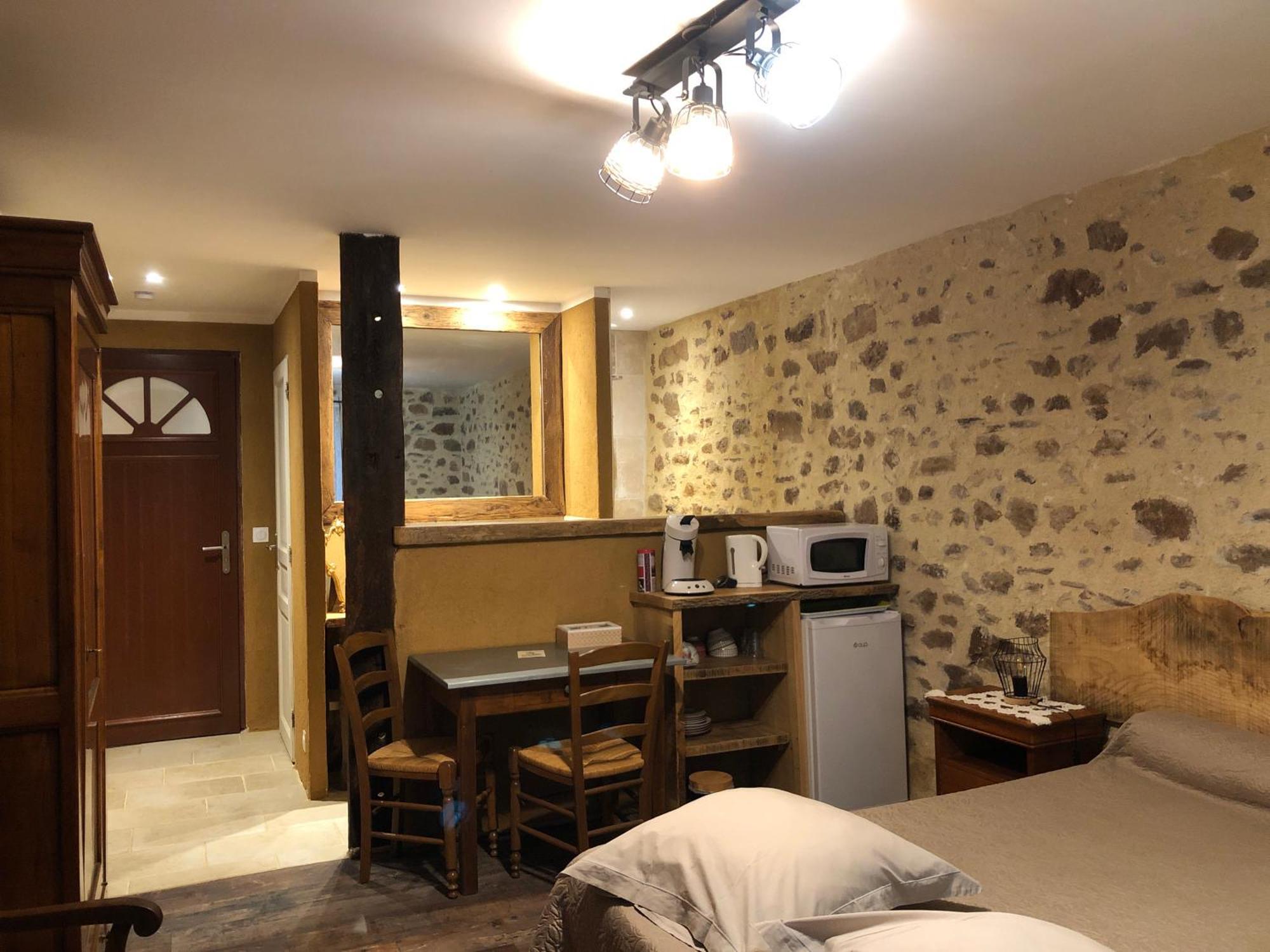 Ecuries de Saint Maurice- Maison d'hôtes de Gondou Lacapelle-Marival Extérieur photo